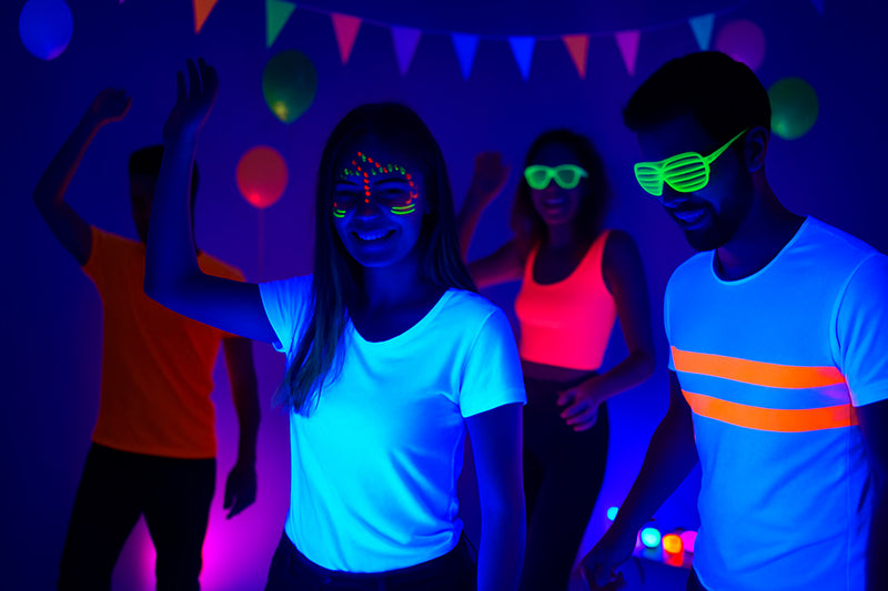 How to Set Up a Black Light Party